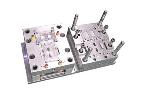 What are the classifications of injection molds?